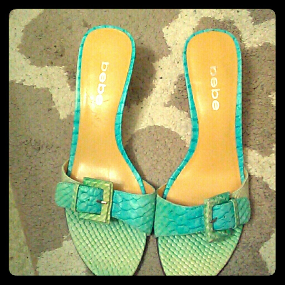 Leather slip on short healed shoes